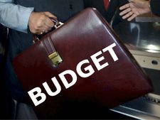 Budget 2019-20: அந்த சிவப்பு சூட்கேசிஸ் அப்படி என்னதான் இருக்கும்?