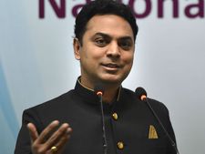 Economic Survey 2019 : கவனிக்க வேண்டிய விஷயங்கள் என்ன.. என்ன சொல்ல போகிறார் கிருஷ்ணமூர்த்தி! 