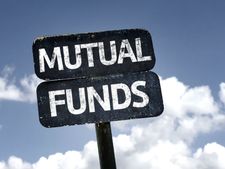 Mutual funds: 13 ஃபண்டுகளில் 9 ஃபண்டுகள் தட்டித் தூக்கும் ரகம்! ஆண்டுக்கு 10% அசால்ட் வருமானம்! 