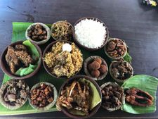 சுடசுட பிரியாணியும் மதுரை ஸ்டைல்  நாட்டுக் கோழி கறிக்கொழம்பும்.. சென்னையைக் கலக்கும் ராஜம்மா! 