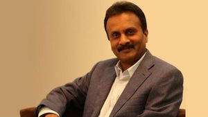 யார் இந்த Cafe Coffee Day V G Siddhartha..? ஏன் இவருக்காக கர்நாடக அரசு  துடிக்கிறது..? 