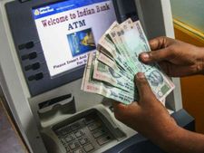 ATM விதிகள் மாற்றம்..! வங்கி வாடிக்கையாளர்களுக்கு ஒரு நல்ல செய்தி..! 