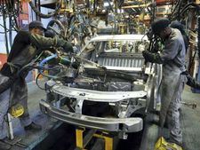 Automobile துறையில் 10 லட்சம் பணியாளர்கள் வீட்டுக்கு போக வேண்டி இருக்கும்! காரணம் உற்பத்தி சரிவு! 