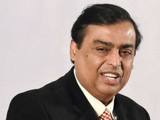 அம்பானி அதிரடி முதலீடு.. ஆன்லைன் ஷாப்பிங் துறையில் புது டார்கெட்..!