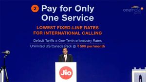 Reliance Jio Gigafibre அறிவிப்பு! இந்திய டெலிகாம் சந்தையை இரண்டாகப் பிளக்கும் அசால்ட் திட்டங்கள்..! 