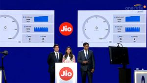 Jio GigaFiber-ன் அசால்ட் திட்டம்..!  ஏர்டெல் & டாடா நிறுவனங்களை காலி செய்து விடும் போலிருக்கிறதே..? 