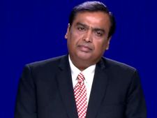 கடனை தீர்த்துவிட்டு, தாறுமாறாக முதலீடு செய்யப்போகிறோம்: முகேஷ் அம்பானி