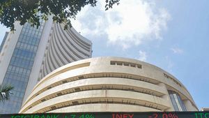 357 புள்ளிகள் சரிவா..? தடுமாறும் சென்செக்ஸ்..!