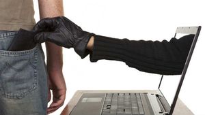 இப்படி கூட வங்கி கணக்கிலிருந்து திருட முடியும்.. எச்சரிக்கையா இருங்க மக்களே! 