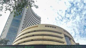 தொடர்ந்து புதிய உச்சம் தொட்டு வரும் சென்செக்ஸ்.. ! 