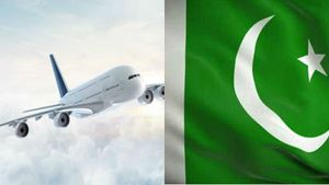 இந்தியாவில் இருந்து புறப்பட்ட விமான பயணிகள் 150 பேரைக் காப்பாற்றிய பாகிஸ்தானி..!