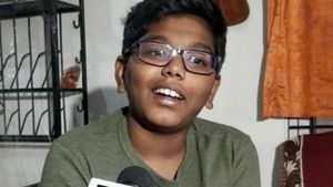 படிப்பது 7ம் வகுப்பு.. வேலை செய்வது ஐடி நிறுவனத்தில்.. அதுவும் டேட்டா சயிண்டிஸ்டாக.. ! 
