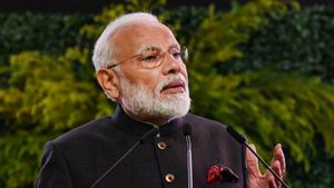 பிரதமர் ரகசியமாக பேச இத்தனை கோடி செலவா..?