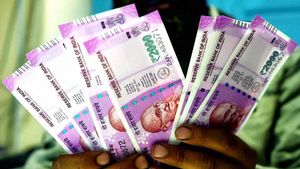 2000 ரூபாய் நோட்டுக்களை டீமானிட்டைஸ் செய்யுங்கள்..! முன்னாள் நிதி செயலர் அதிரடி..! 