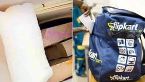 ஃப்ளிப்கார்ட் டெலிவரி செய்தது கல் கேமராவோ..? கேமரா மேனுவல் இருக்கே..! 