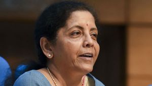 மந்த நிலையை போக்க நடவடிக்கையா.. பத்திரிக்கையாளர்களை சந்திக்கும் நிதியமைச்சர்.. என்னவா இருக்கும்..! 