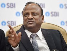 கடன் கொடுக்க நாங்க ரெடியாதான் இருக்கோம்.. வாங்கத்தான் ஆளைக் காணோம்.. எஸ்பிஐ கவலை! 