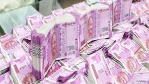 அம்பலமான மோசடிகள்.. 1 லட்சம் போலி கணக்குகள்.. ரூ.12,773 கோடி அபேஷ்.. ..டிஹெச்எஃப்எல் பலே சாதனை..! 
