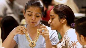 தங்கம் விலை இவ்வளவு அதிகரிக்குமா.. நகை விரும்பிகளுக்கு செக் வைக்கும் கோல்மேன் சாச்சஸ்..! 