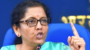 அட கொரோனாவ விடுங்க.. உள்நாட்டு தொழில்களை பாதுகாக்க விரைவில் நடவடிக்கை.. நிர்மலா சீதாராமன்! 