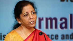 ரூ.2000 நோட்டுகள் நிறுத்தமா.. என்ன சொல்கிறார் நிர்மலா சீதாராமன்..! 