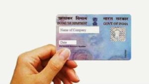 உங்க PAN Status ஆக்டிவ்வா? இல்லன்னா போச்சு மாட்னீங்க..! 