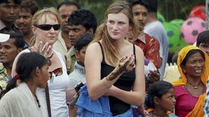  சுற்றுலா வருவாய் குறைந்தாலும் பரவாயில்லை.. வெளிநாட்டினர் யாரும் வர வேண்டாம்.. !