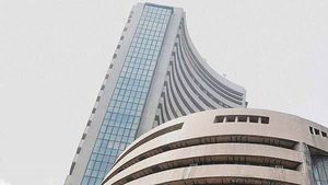 இரக்கமே இல்லாத கொரோனா.. மொத்தத்தையும் வாரி சென்ற பங்குசந்தை..படு வீழ்ச்சியில் வங்கித்துறை பங்குகள்! 