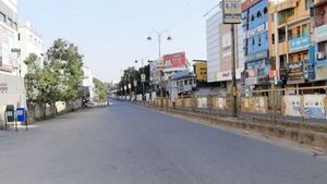 21 நாள் லாக் டவுனில் என்ன மாதிரியான பொருட்கள் மற்றும் சேவைகள் கிடைக்கும்? பட்டியல் இதோ! 