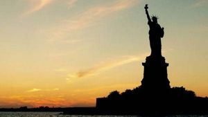 கொரோனாவால் 20 லட்சம் அமெரிக்கர்கள் மரணமடையலாம்! 1,300 புள்ளிகள் சரிந்த டவ் ஜோன்ஸ்! 