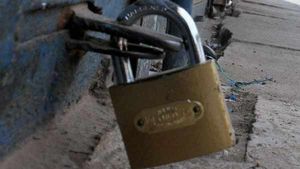 7 லட்சம் கடைகள் மூடும் அபாயம்.. கண்ணீர் வடிக்கும் சிறு வியாபாரிகள்..!