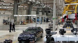 6000 ஊழியர்கள் பணிநீக்கம்.. முக்கியத் திட்டம் ரத்து.. BMW அதிரடி முடிவு..!