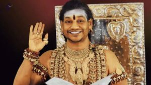 உஷாராக தங்கத்தில் கரன்சி வெளியிடும் நித்தியானந்தா! அவர் புத்திசாலி தான் போலருக்கே! 