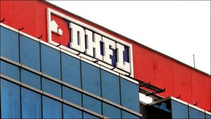 அம்பலமான DHFL ஊழல்..  போலி கணக்கு, மோசடியாக பண பரிமாற்றம்... கிராண்ட் தோர்டன் பளிச்..! 