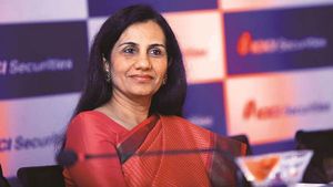 ஐசிஐசிஐ வங்கி மோசடி: டிரைவர், தோட்டக்காரர்களை நிறுவன தலைவராக்கி மோசடி செய்த சந்தா கோச்சார்..! 