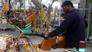 தொழில்துறையில் மெதுவான வளர்ச்சி.. நவம்பர் மாதத்தில் PMI 56.3 தான்..! 