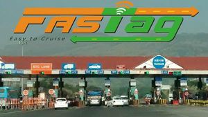 FASTag இருக்கா.. இல்லாவிடில் இன்று நள்ளிரவு முதல் இருமடங்கு கட்டணம்.. மத்திய அரசு திட்டவட்டம்..! 