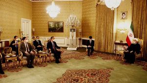 சீனா – ஈரான் 25 வருட ஒத்துழைப்பு ஒப்பந்தம்.. பைடன் அரசுக்கு சவால்..! 