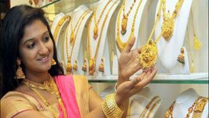 எகிறும் தங்கம் விலை.. என்ன காரணம்.. மீண்டும் குறையுமா? 