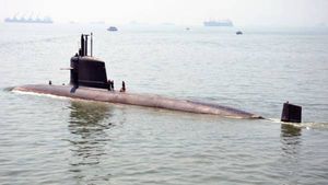 ரூ.43,000 கோடி செலவில் 6 நீர்மூழ்கிக் கப்பல் தயாரிப்பு.. பாதுகாப்பு துறை அமைச்சகம் ஒப்புதல்..! 