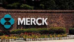 இனி கொரோனா-வை ஒழிக்கு ஒரு மாத்திரை போதும்.. ஒப்புதல் கொடுக்குமா அமெரிக்கா..! 