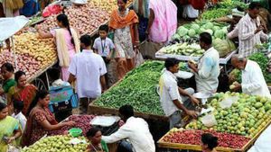 சாமனியர்களின் பாக்கெட்டுகளை பதம் பார்க்க தொடங்கியுள்ள அத்தியாவசிய பொருட்கள் விலை..! 