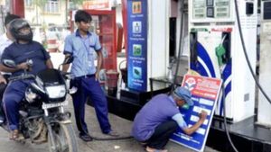 7வது நாளாக உயரும் பெட்ரோல் டீசல் விலை.. எப்ப தான் குறையும்..! 