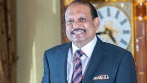 அகமதாபாத்தில் ரூ.2,000 கோடி முதலீடு செய்யும் UAE-ன் லுலு குழுமம்.. செம சான்ஸ் தான்..! 