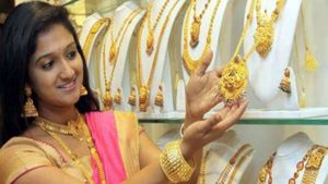 ஒரே வாரத்தில் ரூ.1000 சரிவில் தங்கம் விலை.. இது வாங்க சரியான நேரமா? 