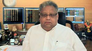  காசு, பணம்,  துட்டு, மணி, மணி..  ஒரே மாதத்தில் ரூ.215 கோடி வருவாய்.. ராகேஷ் ஜுன்ஜுன்வாலா சாதனை! 