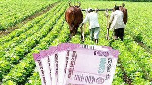  விவசாயிகளின் மாத வருமானம் 10,218 ரூபாயாக உயர்வு..!