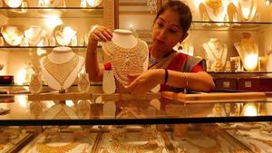 ரூ.9000 மேல் சரிவில் தங்கம் விலை.. இது வாங்க சரியான நேரமா..! 
