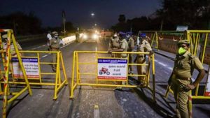 தமிழகத்தில் நாளை முதல் இரவு நேர லாக்டவுன்.. நிறுவனங்களுக்கும் ஊழியர்களுக்கும் அனுமதி உண்டா? 
