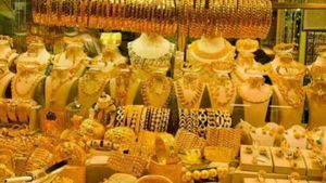  தங்கம் விலை ரூ.3800 மேல் உச்சத்தில் இருந்து வீழ்ச்சி.. இனியும் குறையுமா.. வாங்க சரியான இடமா..?